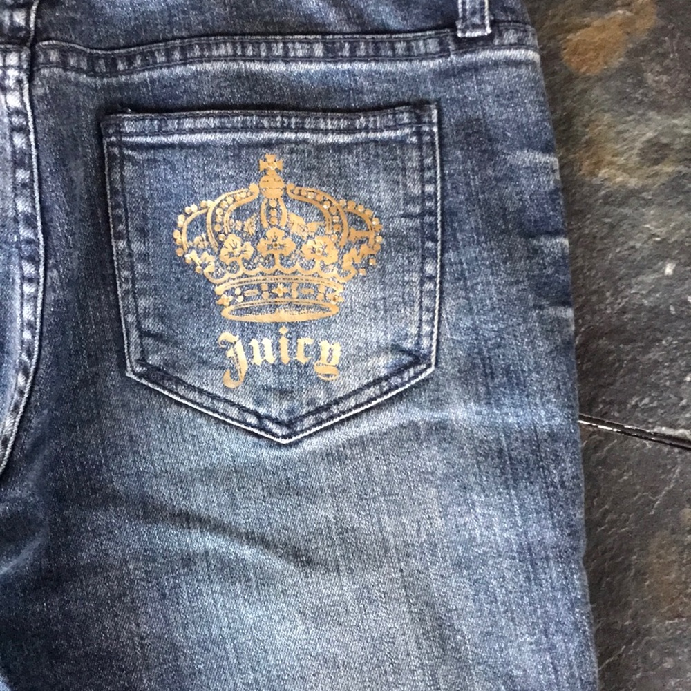 The PENELOPE by Juicy Couture Mid-Rise Skinny Jean